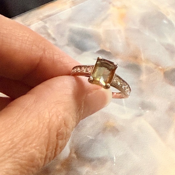 Color changing gemstone ring - Picture 6 of 7